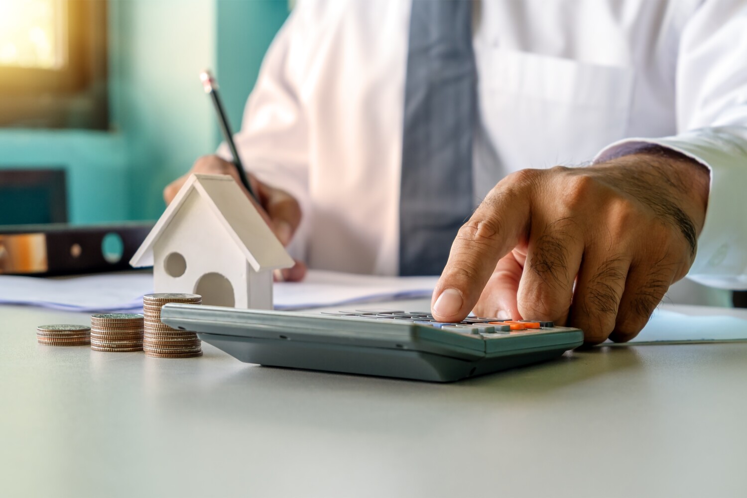 Köpa en andra bostad på Costa Blanca: finansiell och skattemässig guide 2026