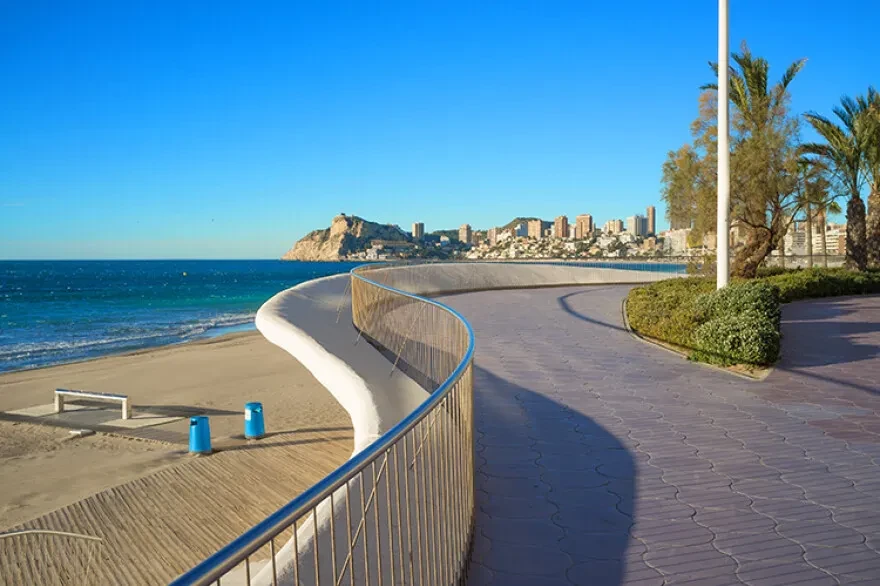 Strandpromenad i Benidorm